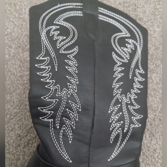 SHEIN Black Western Heeled Boots - Picture 5 of 5